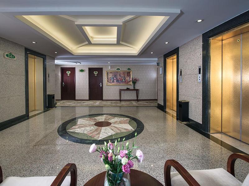 Vienna Hotel Guangzhou Shaheding Metro Station Екстер'єр фото