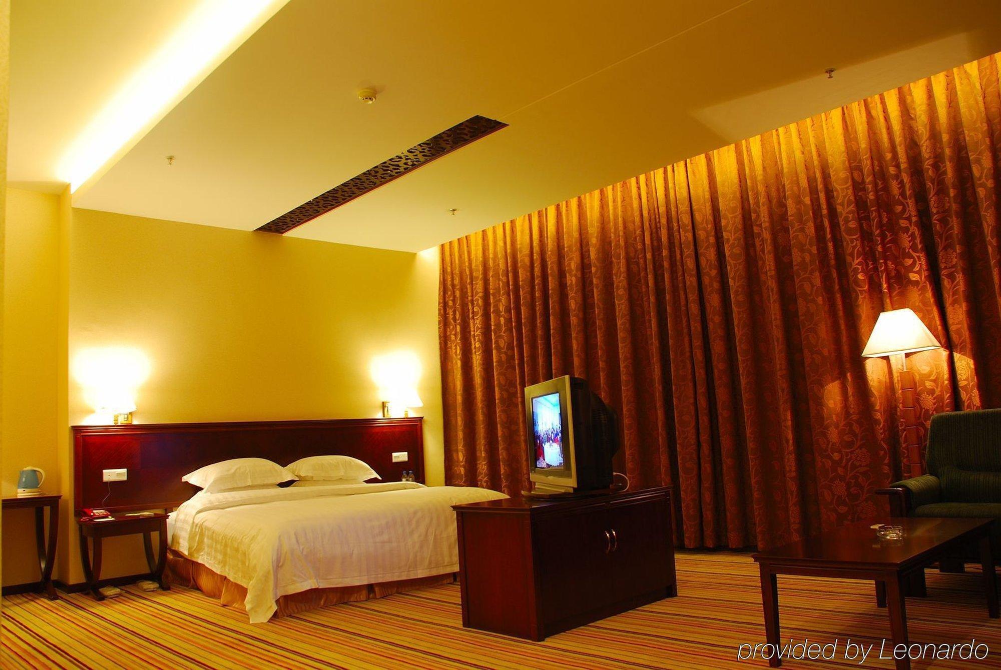 Vienna Hotel Guangzhou Shaheding Metro Station Екстер'єр фото