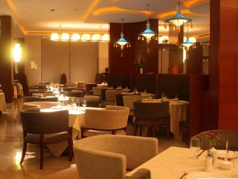 Vienna Hotel Guangzhou Shaheding Metro Station Екстер'єр фото