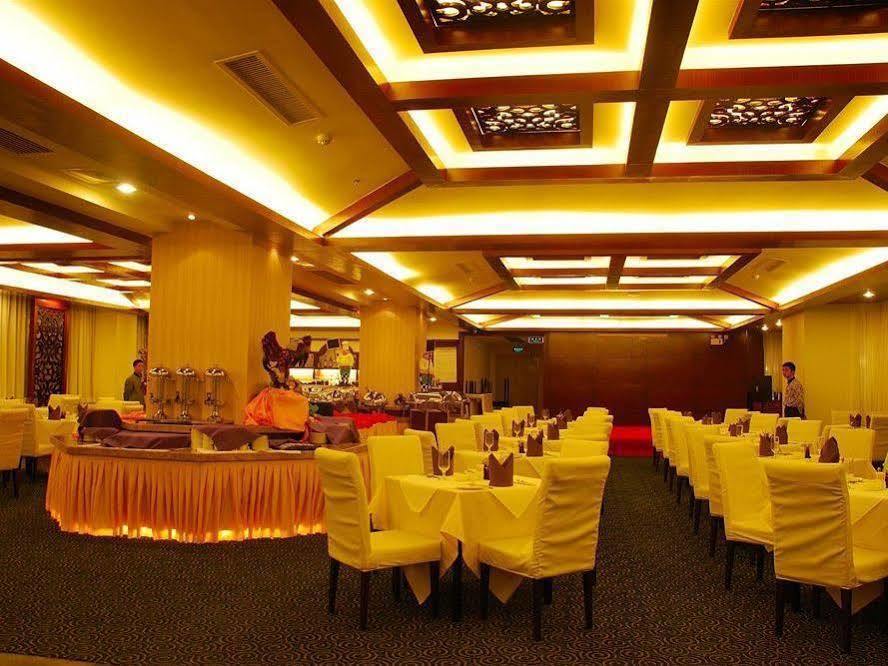Vienna Hotel Guangzhou Shaheding Metro Station Екстер'єр фото